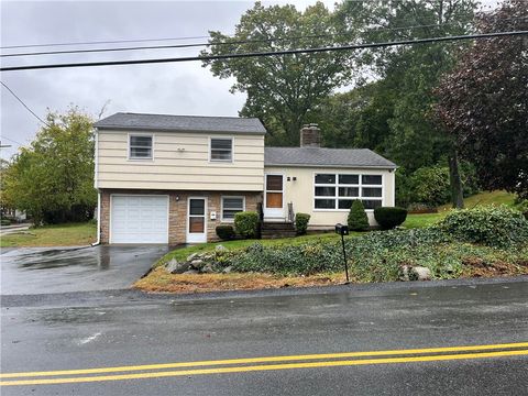 2 Cobble Hill Road Lincoln RI 02865