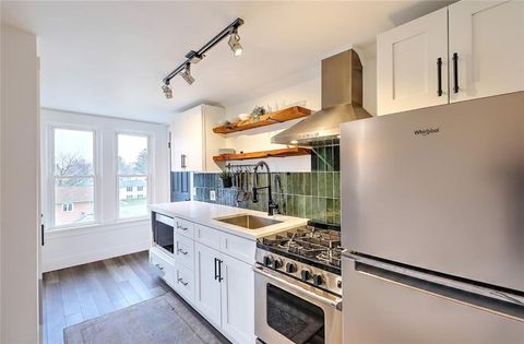 73 Washburn Avenue East Providence RI 02916