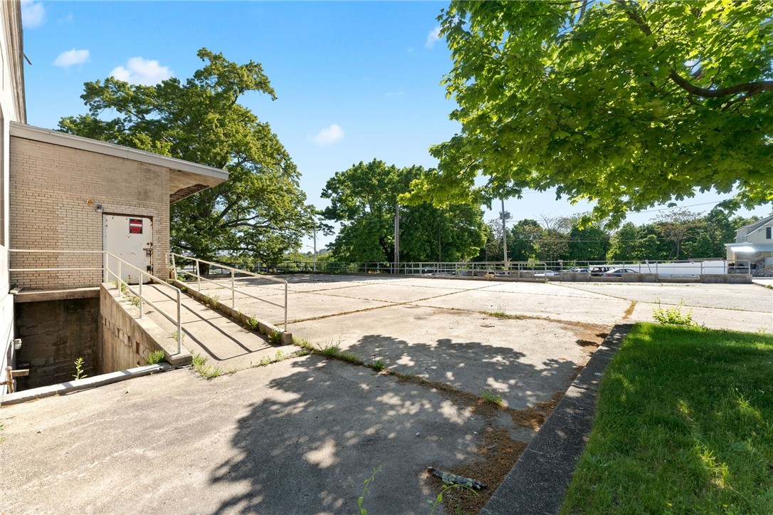 1190 Main Street