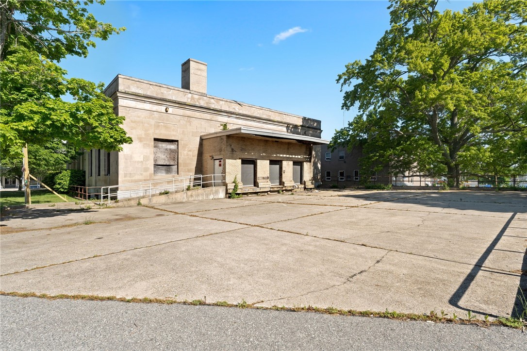 1190 Main Street