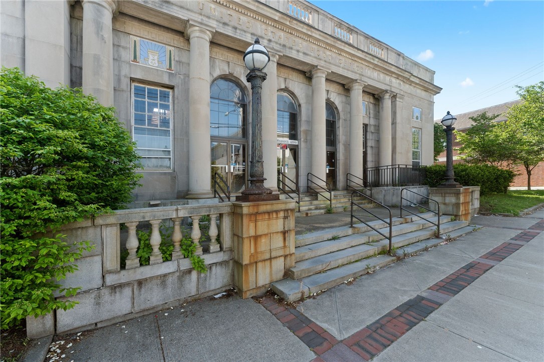 1190 Main Street