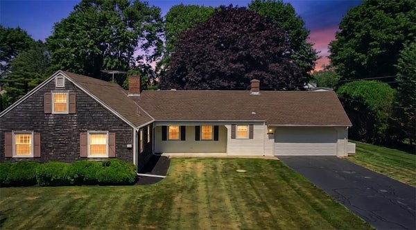 5 SOUTH DR, MIDDLETOWN, RI 02842 - Image de251e2fcf8a20934d2de17f2799c810/1726039653