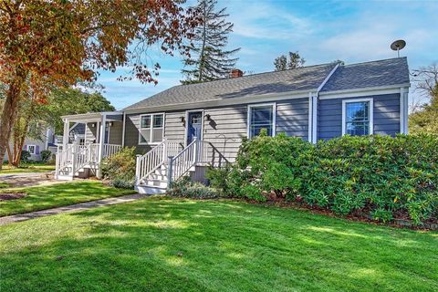 6 Kenmore Court Barrington RI 02806