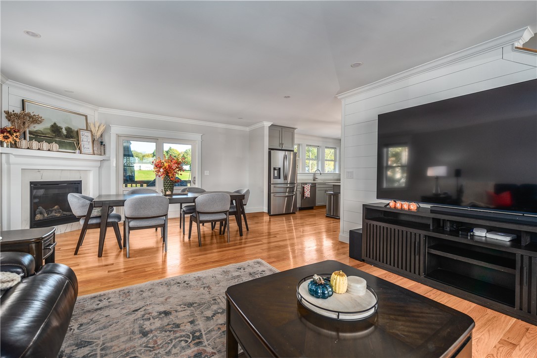 51 Bristol Ferry Road