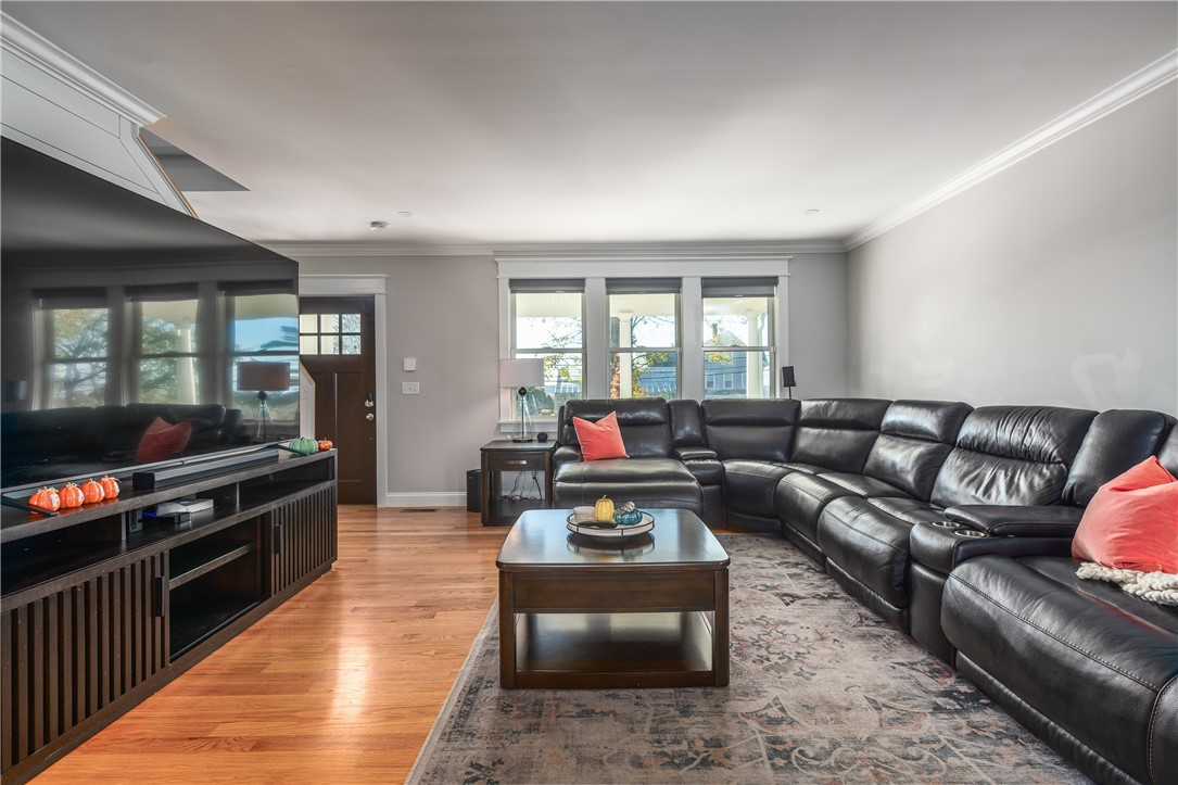 51 Bristol Ferry Road