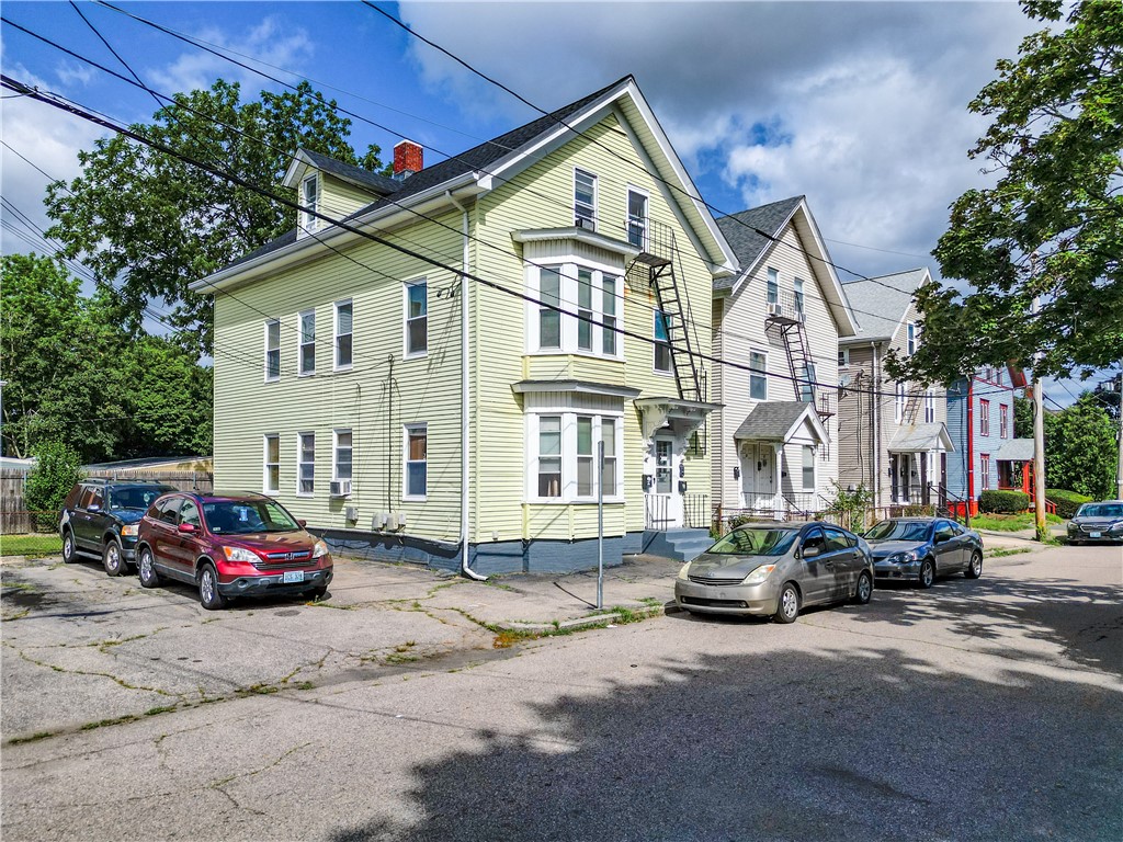 71 LYON Street