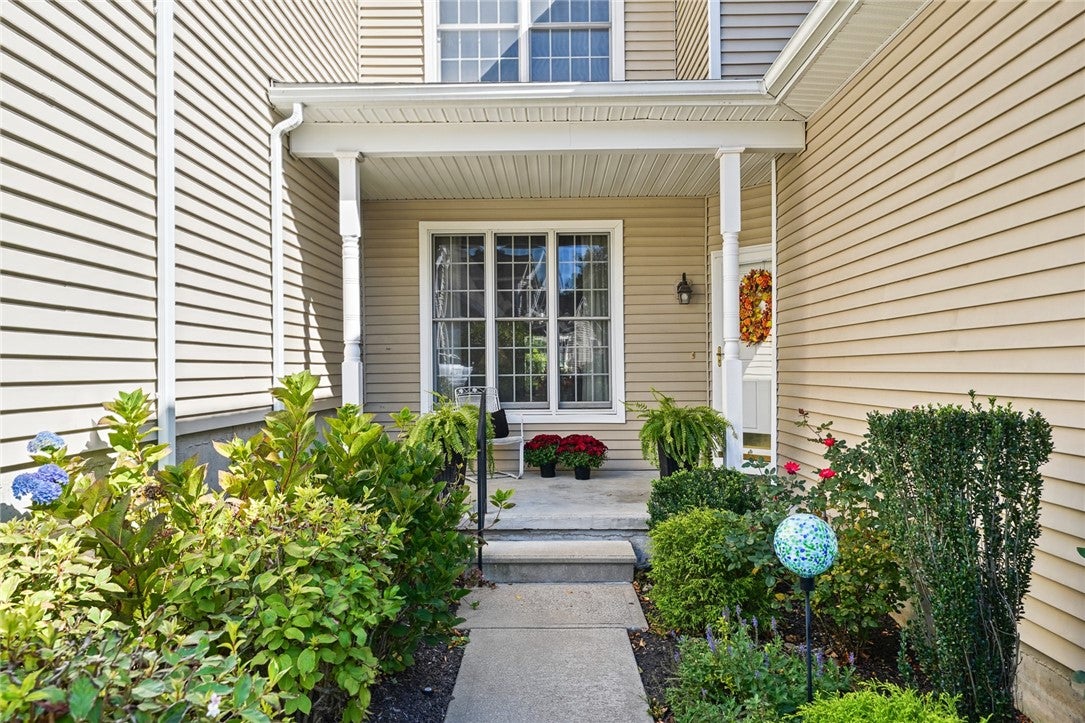 16 Starling Way