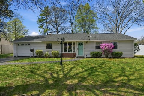 17 Gloucester Street Warwick RI 02886