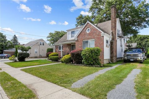 Multi Family in Cranston RI 58 Carlton Street 48.jpg