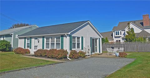 8 Pocono Road Narragansett RI 02882