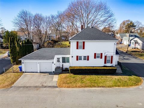 35 E Knowlton Street East Providence RI 02915