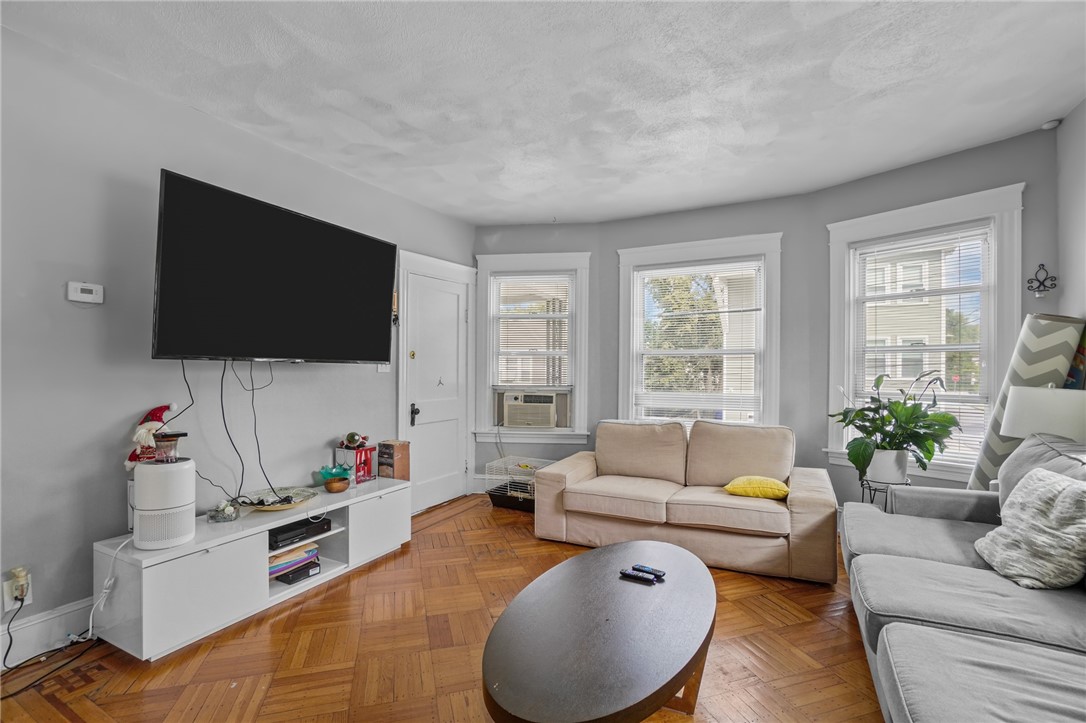 122 Lowden Street 124