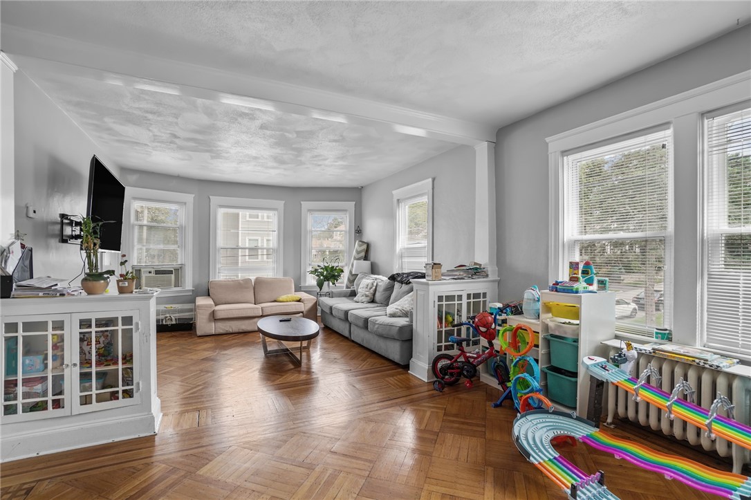 122 Lowden Street 124