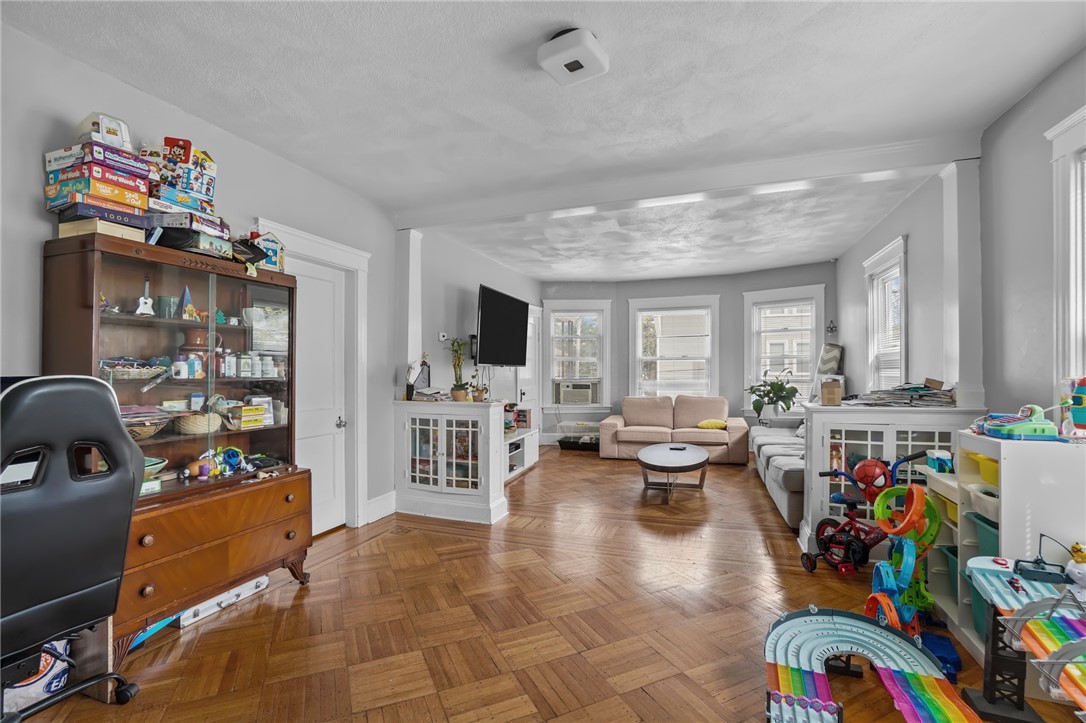 122 Lowden Street 124