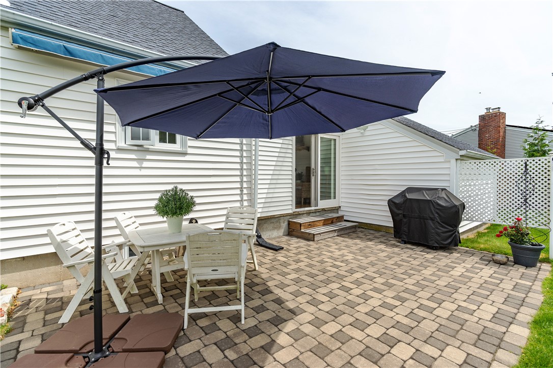 Warwick, Rhode Island 02888, United States, 3 Bedrooms Bedrooms, ,1 BathroomBathrooms,Residential,Pending,186205