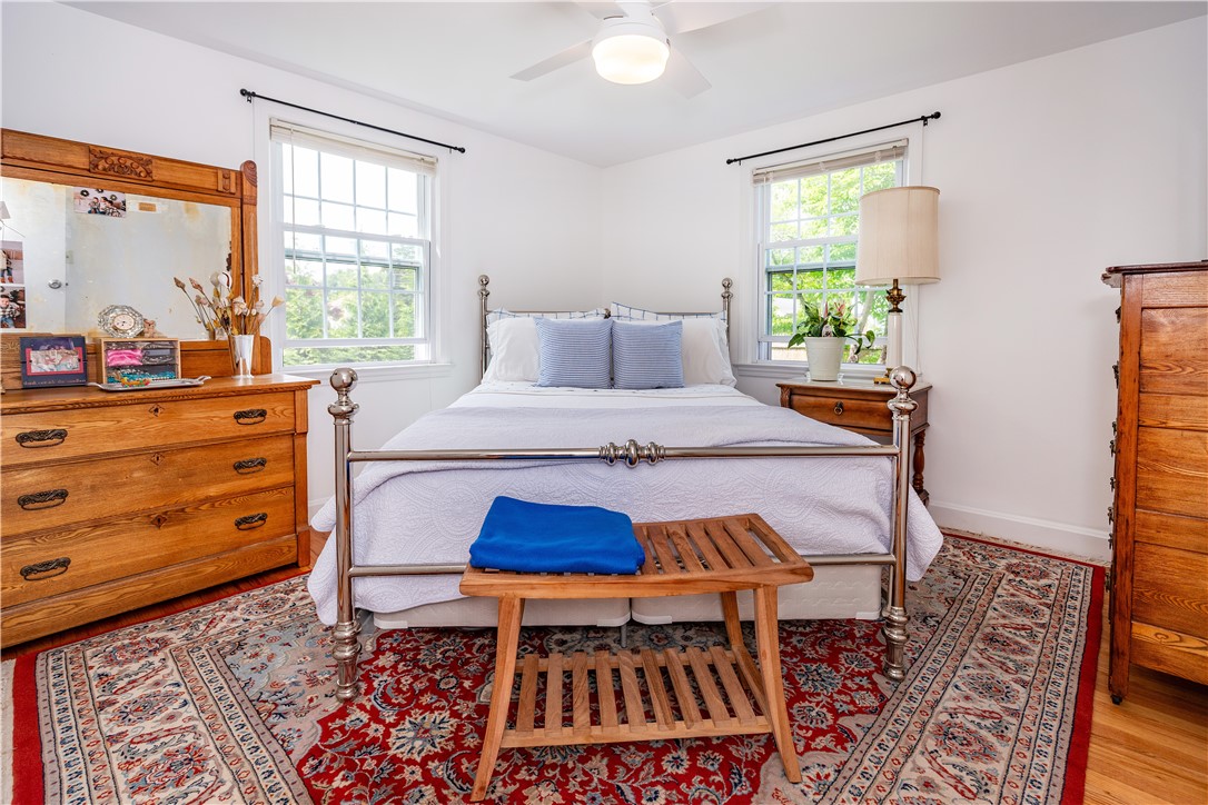 Warwick, Rhode Island 02888, United States, 3 Bedrooms Bedrooms, ,1 BathroomBathrooms,Residential,Pending,186205