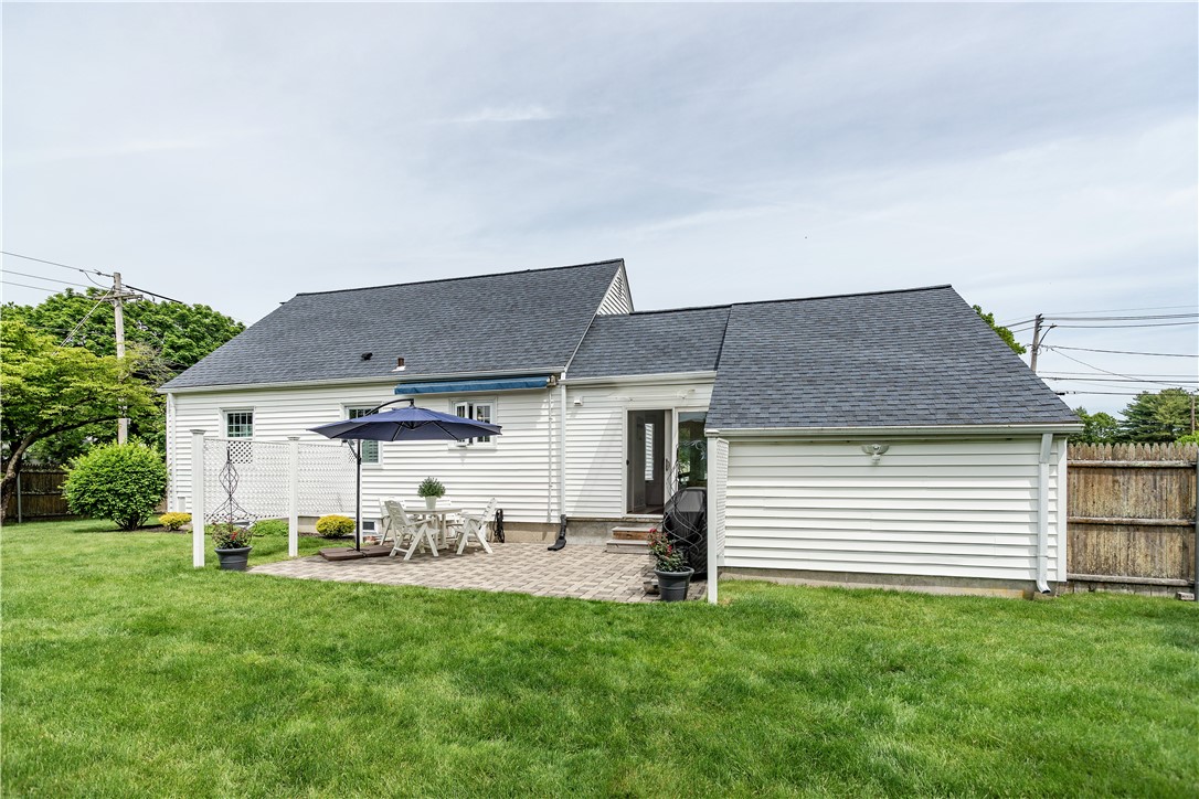 Warwick, Rhode Island 02888, United States, 3 Bedrooms Bedrooms, ,1 BathroomBathrooms,Residential,Pending,186205