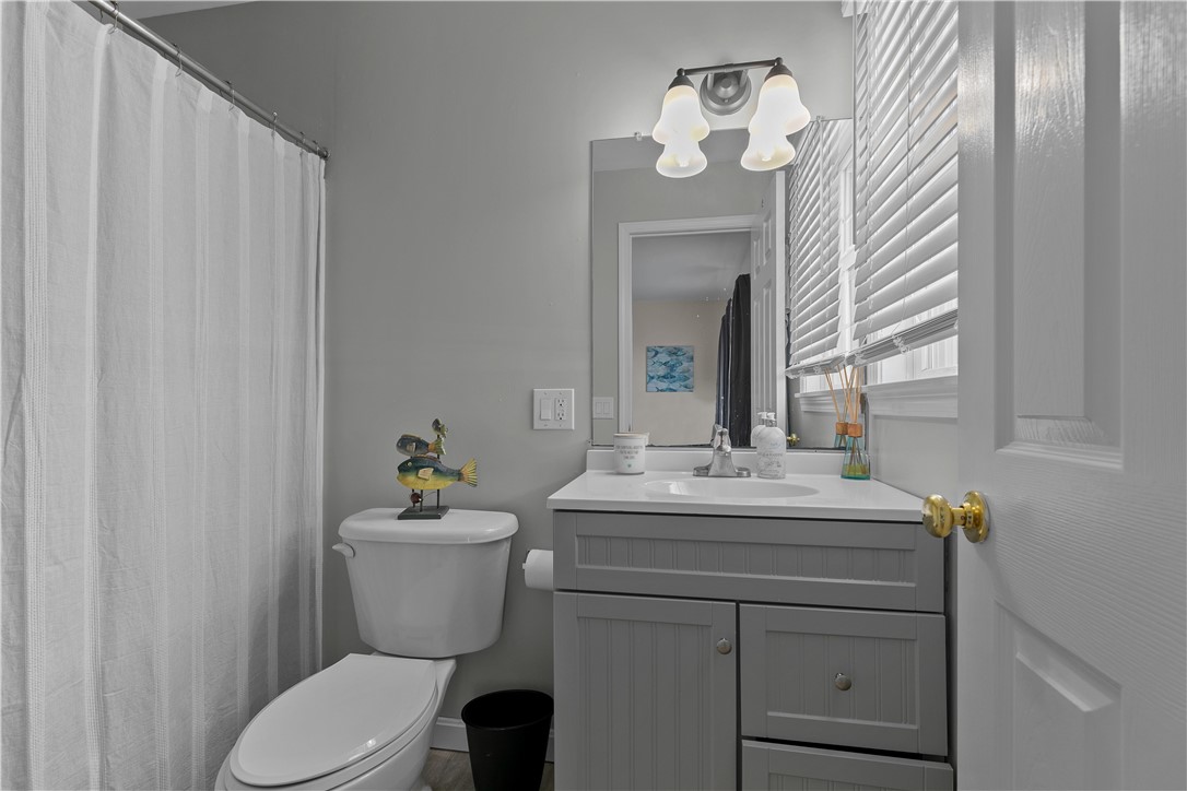 Newport, Rhode Island 02840, United States, 3 Bedrooms Bedrooms, ,3 BathroomsBathrooms,Residential,Active,185848