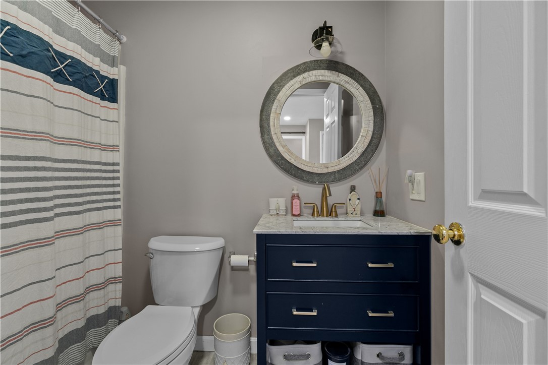 Newport, Rhode Island 02840, United States, 3 Bedrooms Bedrooms, ,3 BathroomsBathrooms,Residential,Active,185848