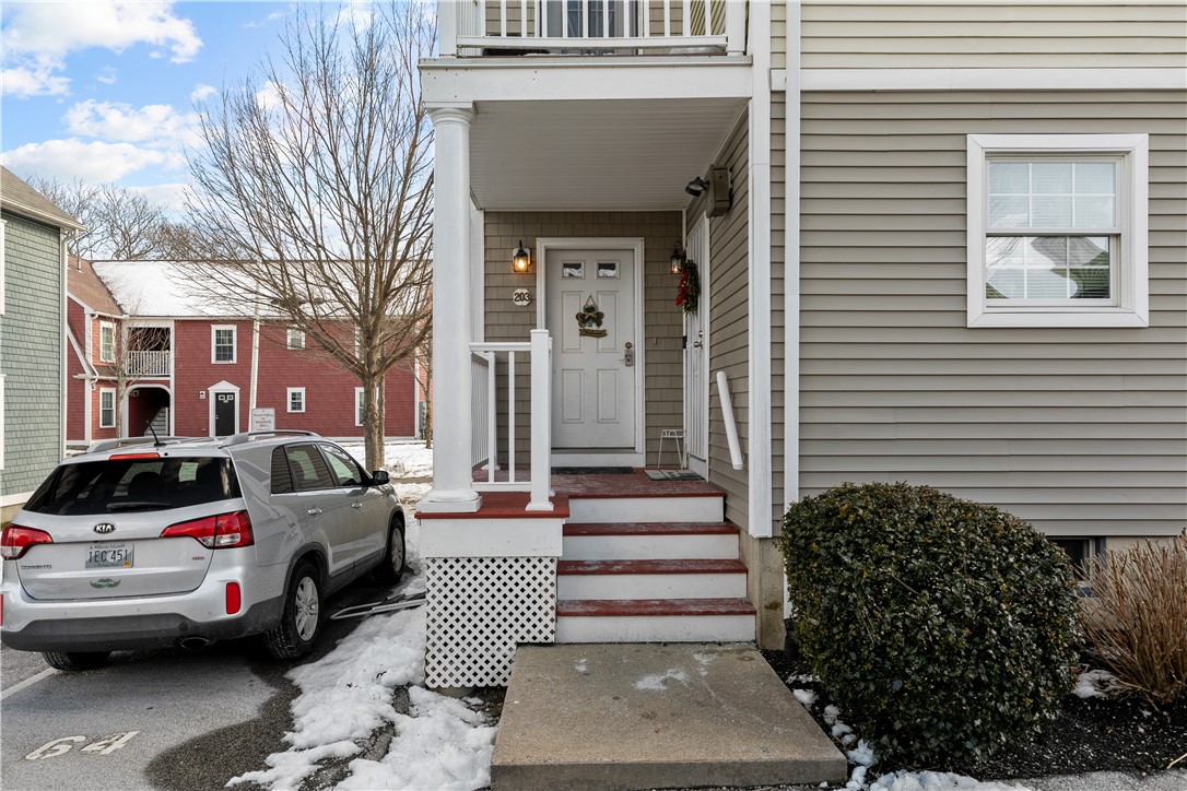 Newport, Rhode Island 02840, United States, 3 Bedrooms Bedrooms, ,3 BathroomsBathrooms,Residential,Active,185848