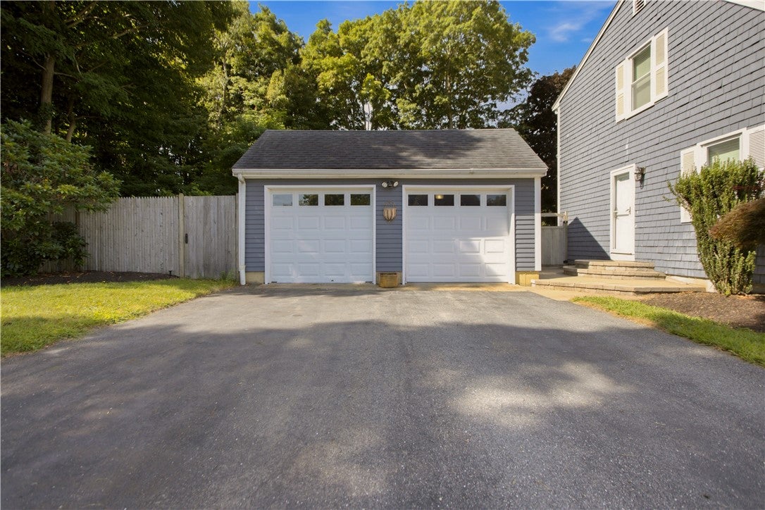 5 Beejay Court