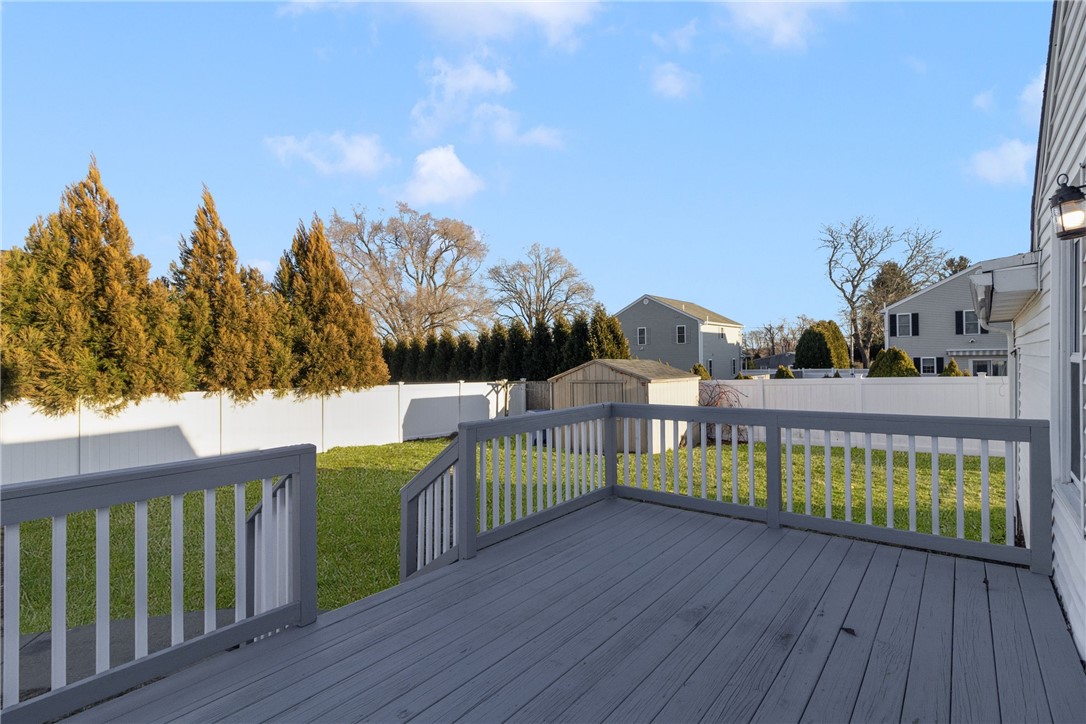 1609 West Main Road
