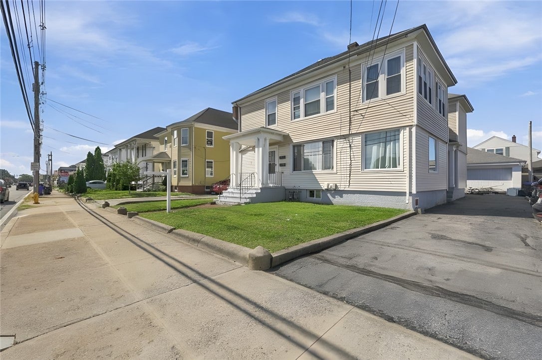 904 Newport Avenue