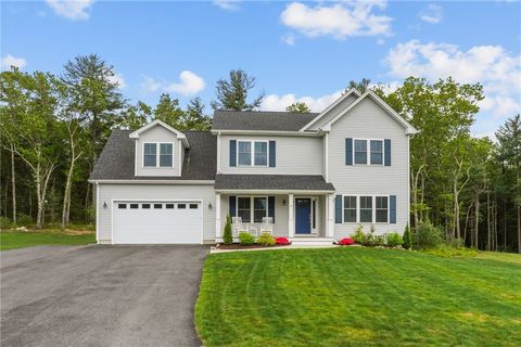 4 Overlook Circle Coventry RI 02816