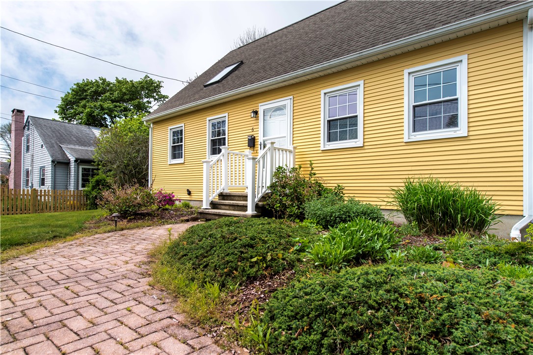 6 Englewood Court