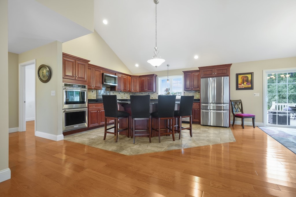 3075 Club House Drive