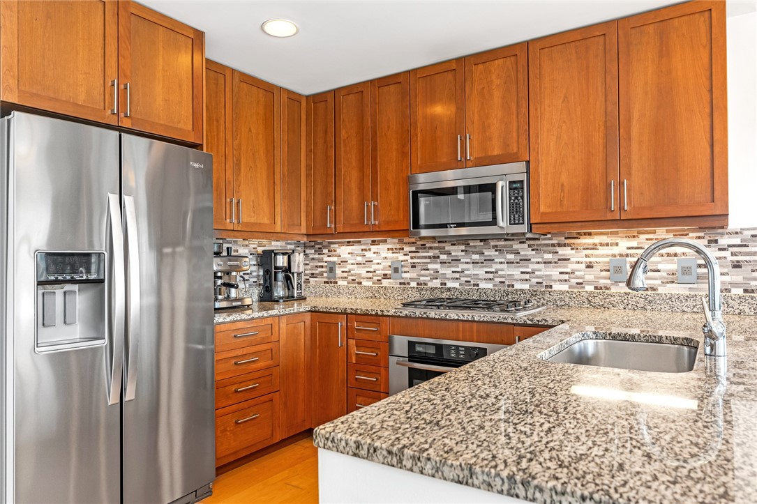 200 Exchange Street 1112