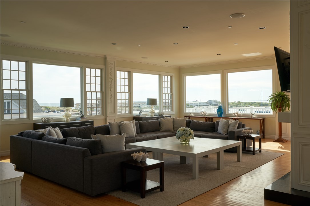 38 Bay Street W201/202