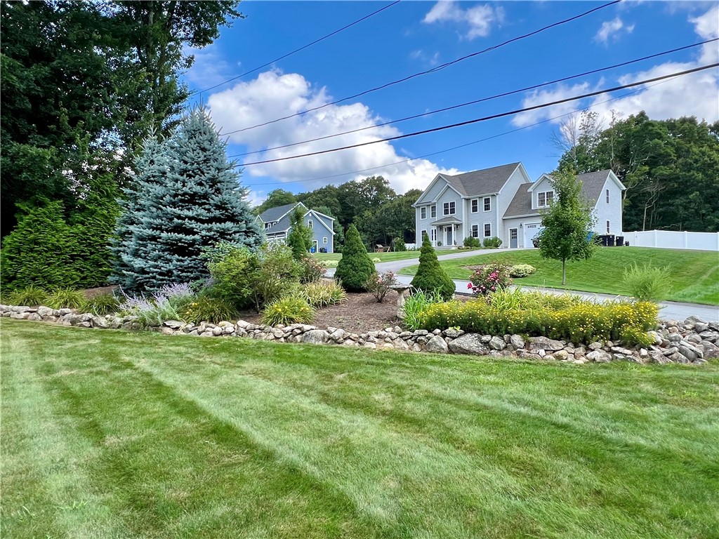 35 East Lantern Road