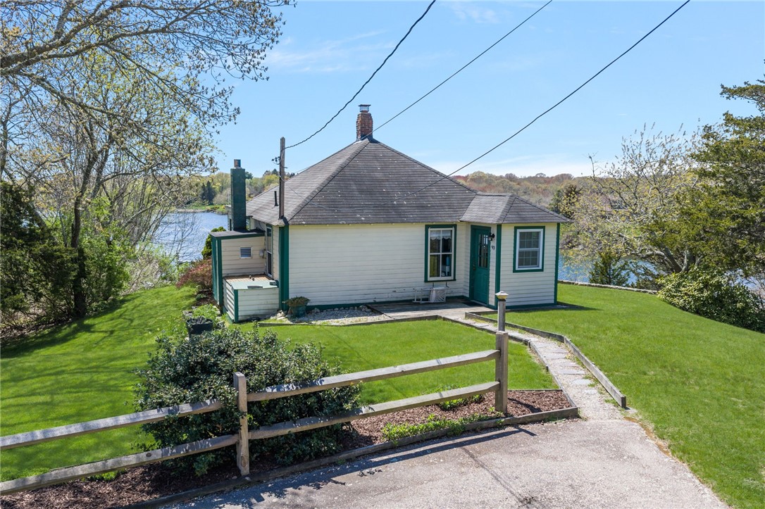 South Kingstown, Rhode Island, 02879, United States, 2 Bedrooms Bedrooms, ,2 BathroomsBathrooms,Residential,Active,2045615