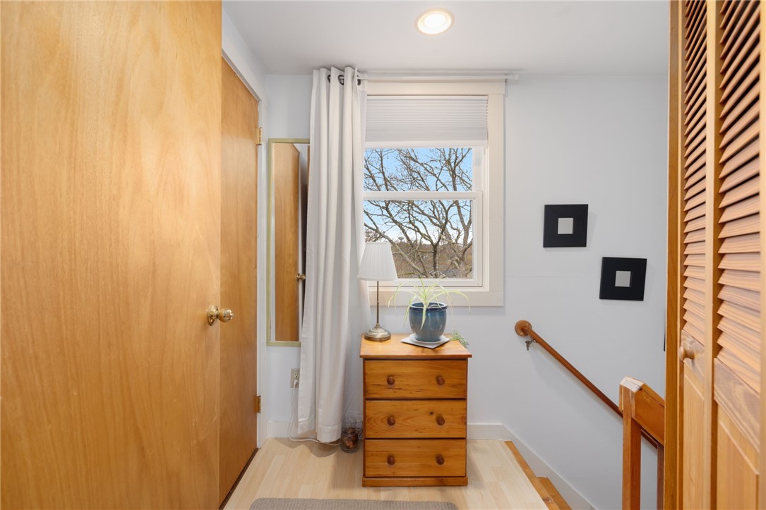 South Kingstown, Rhode Island, 02879, United States, 2 Bedrooms Bedrooms, ,2 BathroomsBathrooms,Residential,Active,2045615
