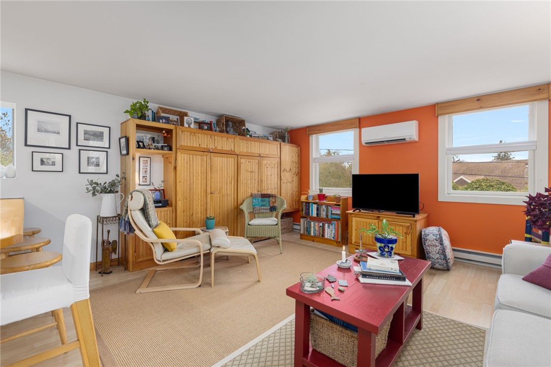 South Kingstown, Rhode Island, 02879, United States, 2 Bedrooms Bedrooms, ,2 BathroomsBathrooms,Residential,Active,2045615