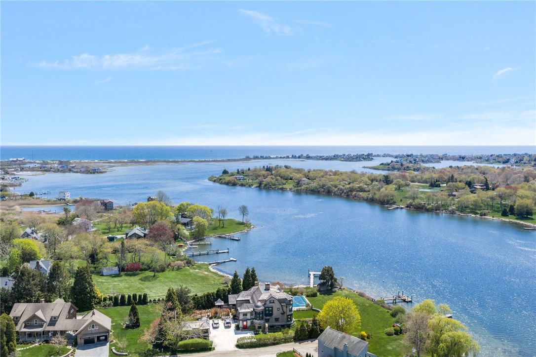 South Kingstown, Rhode Island, 02879, United States, 2 Bedrooms Bedrooms, ,2 BathroomsBathrooms,Residential,Active,2045615