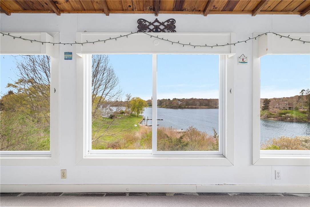 South Kingstown, Rhode Island, 02879, United States, 2 Bedrooms Bedrooms, ,2 BathroomsBathrooms,Residential,Active,2045615
