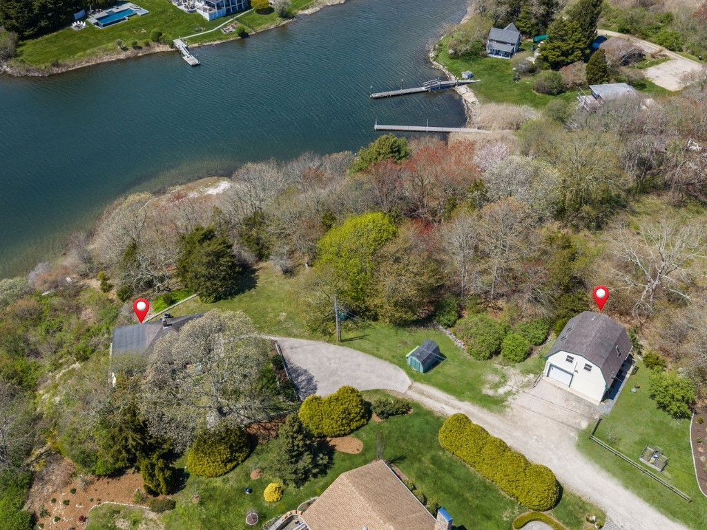 93 Old Succotash Road