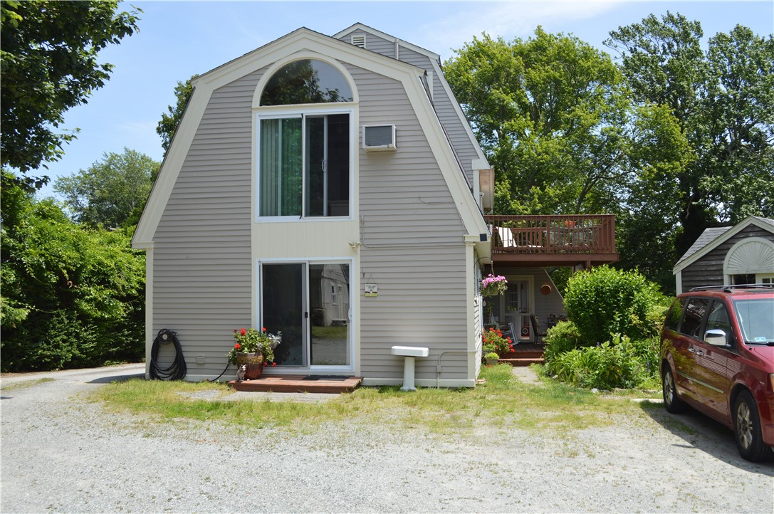 1028 East Main Road
