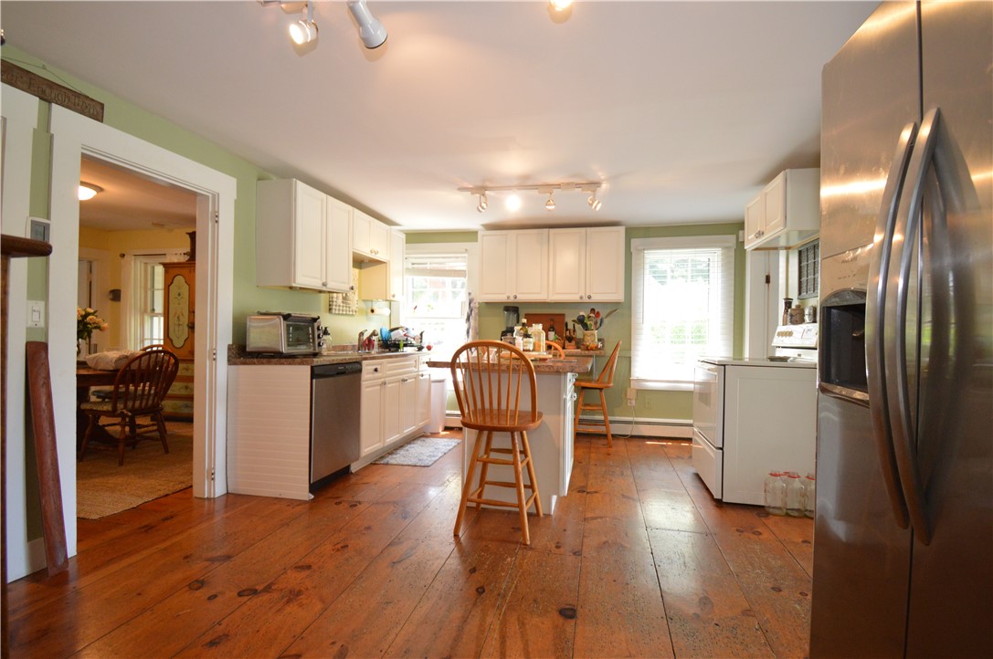 1028 East Main Road