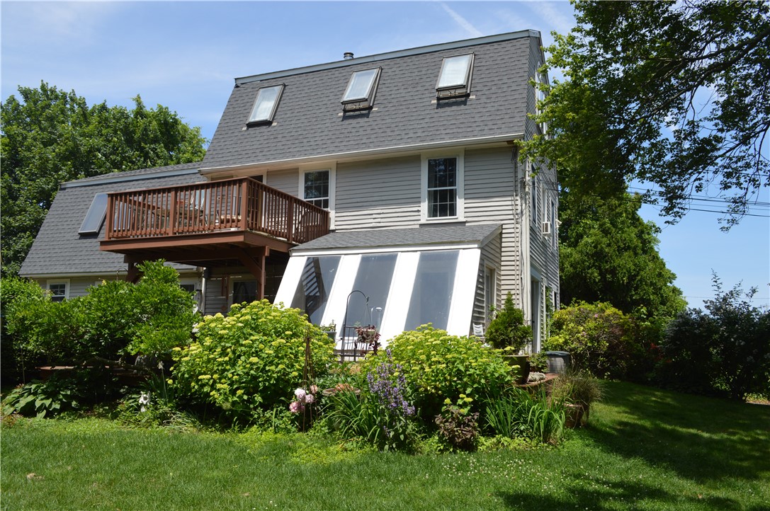 1028 East Main Road