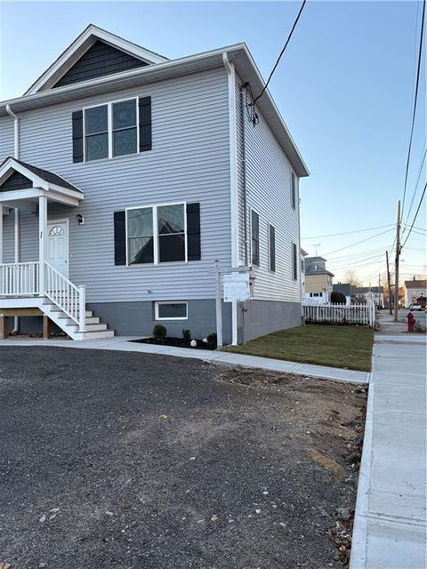 184 Avenue C E1 Woonsocket RI 02895
