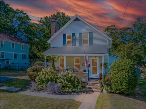 31 Winter Street South Kingstown RI 02879