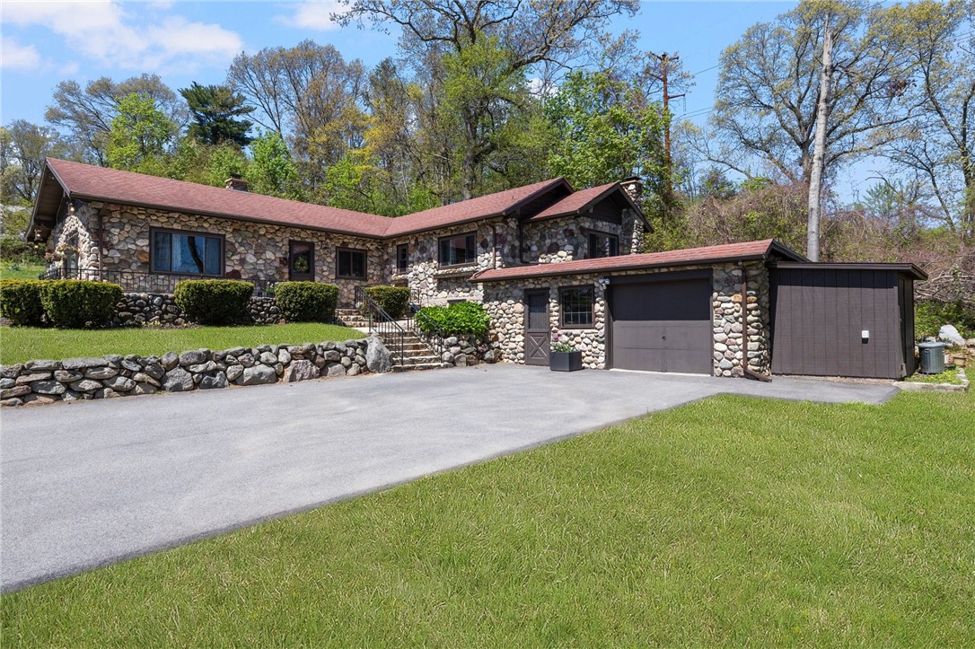 25 Oakhill Drive