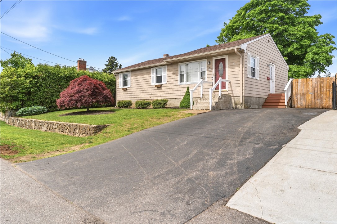 29 Dix Avenue