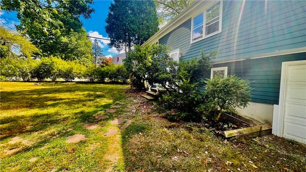 1069 GREEN END AVE, MIDDLETOWN, RI 02842 - Image e3a1fd7d5ae90839ab6ccc107ee33bcf/763311145