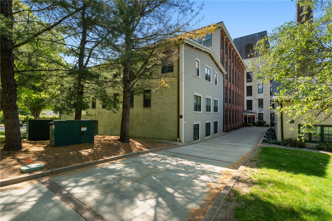 15 Higgins Street 109