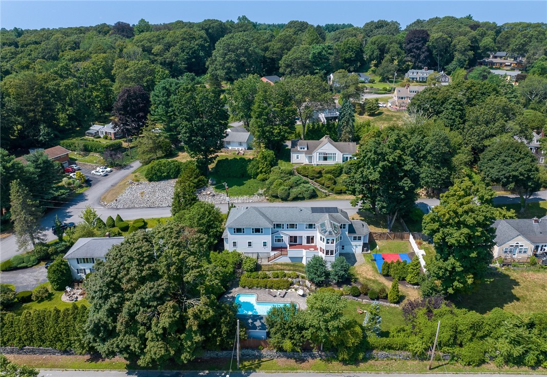21 Crestwood Road