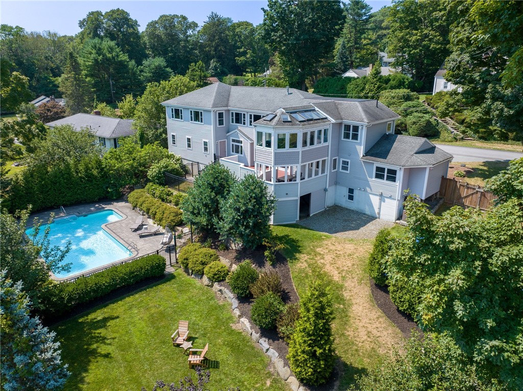21 Crestwood Road